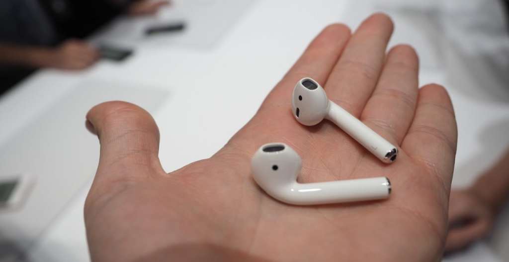 apple-airpods