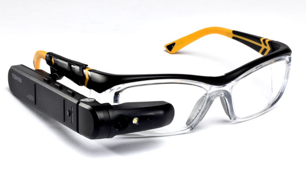 Toshiba-dynaEdge-AR-Smart-Glasses